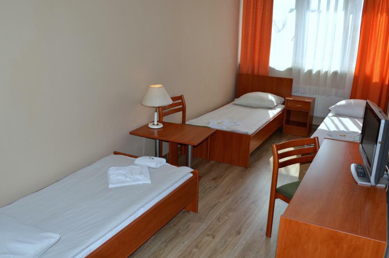 Perla Hotel Oleśnica Екстериор снимка